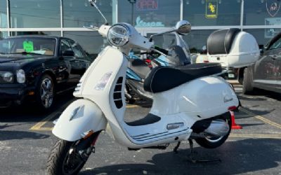 2021 Vespa GTS Super 300 HPE 