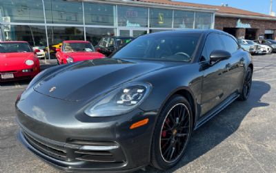 2018 Porsche Panamera 