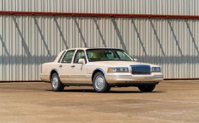 1995 Lincoln Town Car Sedan