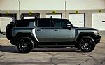 2024 Hummer EV SUV Thumbnail 16