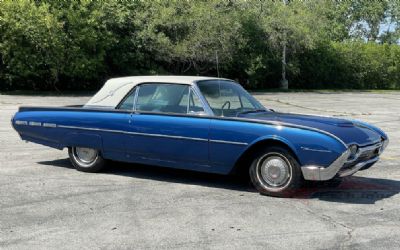 1962 Ford Thunderbird 