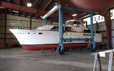 Photo of a 1966 Chris-Craft Constellation Luxury/Classic Yacht for sale