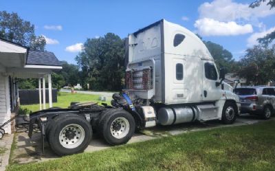 Photo of a 2019 Freightliner Cascadia 125 Sleeper Trucks for sale