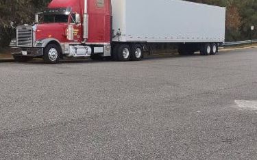 Photo of a 2004 Freightliner Classic XL Sleeper Trucks for sale