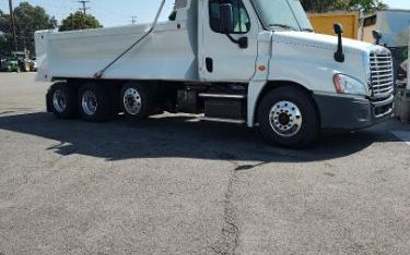 Photo of a 2015 Freightliner Cascadia Super 10 for sale
