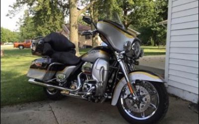 Photo of a 2012 Harley Davidson CVO Ultra Classic Electra Glide for sale