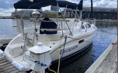 Photo of a 1996 Hunter 29.5 Sail Boat for sale