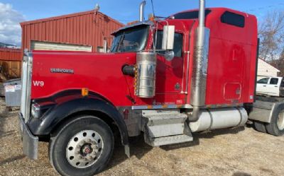 Photo of a 2004 Kenworth W900L Sleeper Trucks for sale