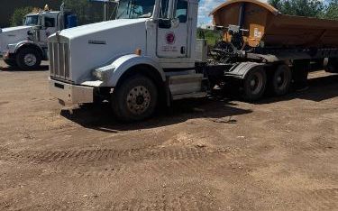 Photo of a 2009 Kenworth T800 Day Cab Trucks for sale