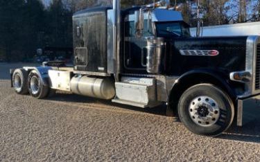 Photo of a 2016 Peterbilt 389 for sale