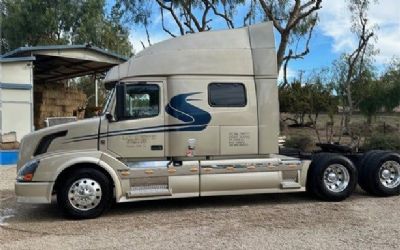 Photo of a 2011 Volvo Vnl64t730 Sleeper Truck for sale
