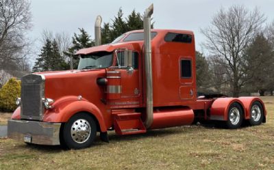 Photo of a 2000 Kenworth W900L for sale