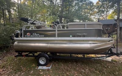 Photo of a 2024 SUN Tracker Party Barge Pontoon for sale