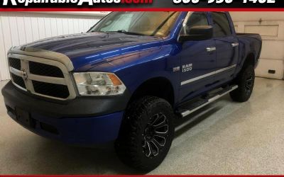 2017 RAM 1500 Tradesman Crew Cab 4WD Repairable Undercarria DAM.
