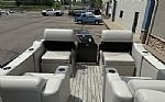 2015 Pontoon Boat Thumbnail 4
