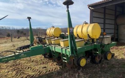 Photo of a 1989 John Deere 7000 611 Splitter Planter for sale