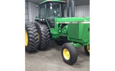 Photo of a 1981 John Deere 4440 Tractors for sale
