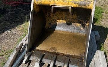 Photo of a 1992 Wain ROY Quick Change 30-Inch Backhoe Bucket for sale