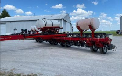 Photo of a 2013 White 8816 Planter for sale