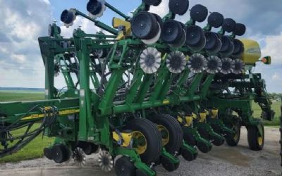 Photo of a 2010 John Deere 1790 Planter for sale