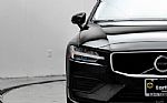 2020 V60 Thumbnail 26