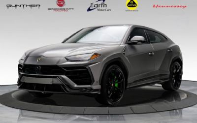 Photo of a 2022 Lamborghini Urus Unicolor Alcantara Seat Upholstery for sale