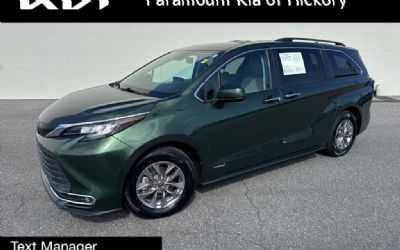 Photo of a 2021 Toyota Sienna XLE for sale