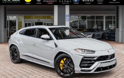 Photo of a 2022 Lamborghini Urus for sale