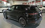 2019 Cayenne Thumbnail 4