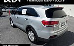 2017 Sorento Thumbnail 5