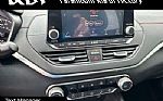 2021 Altima Thumbnail 23