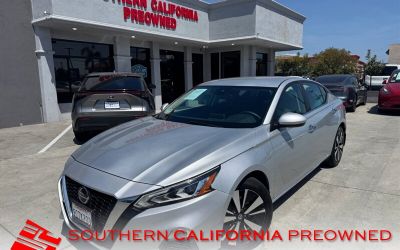Photo of a 2022 Nissan Altima 2.5 SV Sedan for sale