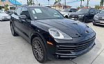 2023 Cayenne Platinum Edition Thumbnail 3