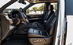 2024 Yukon XL Thumbnail 36