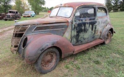 1937 Ford Humpback 2 DR. Sedan