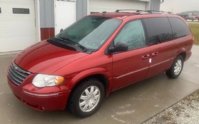 2007 Chrysler Town & Country Limited Van