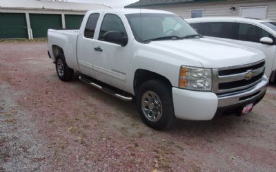 2011 Chevrolet Silverado 1500 LT 4X2 4DR Extended Cab 6.5 FT. SB