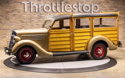 1935 Ford Deluxe Woody Wagon 