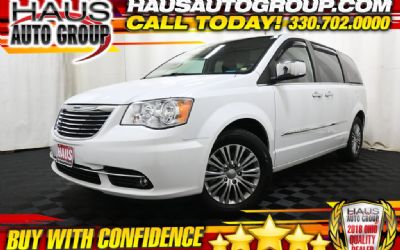 2014 Chrysler Town & Country Touring-L