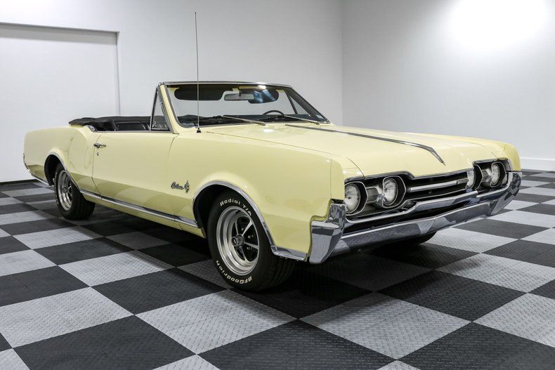 1967 Cutlass Supreme Image