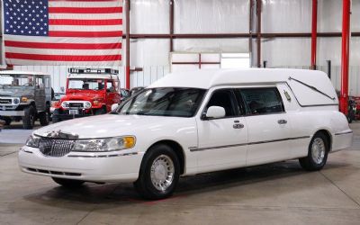 2001 Lincoln Town Car Hearse 