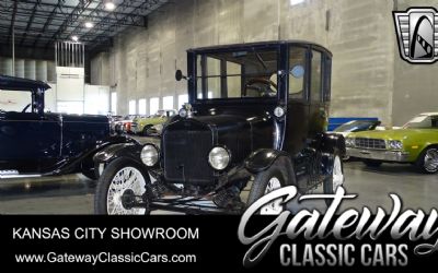 1920 Ford Model T Center Door Sedan