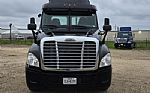 2015 Cascadia 125 Thumbnail 2