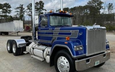 1985 Mack Superliner RW613 