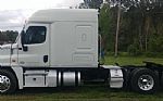 2015 Freightliner FLGF4127 Sleeper Semi Tractor