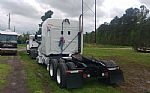 2015 FLGF4170 Sleeper Semi Tractor Thumbnail 3