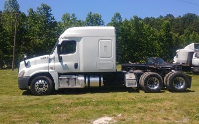 2015 Freightliner Flgf4156 Sleeper Semi Tractor 