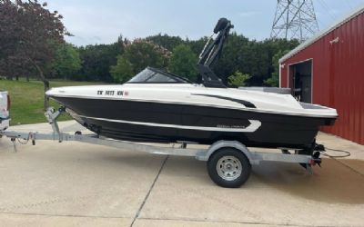 2022 Bayliner VR4 SKI Boat 