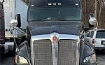 2013 T700 Sleeper Semi Tractor Thumbnail 16