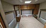 2007 Tioga 31ft Class C Motorhome Thumbnail 10